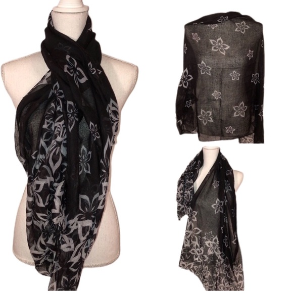 3 for $20- Black and White Scarf. - Picture 1 of 6